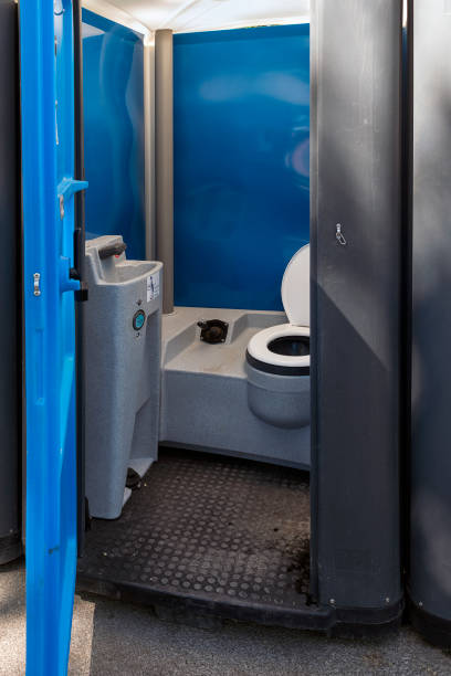Porta potty delivery and setup in Gloster, MS